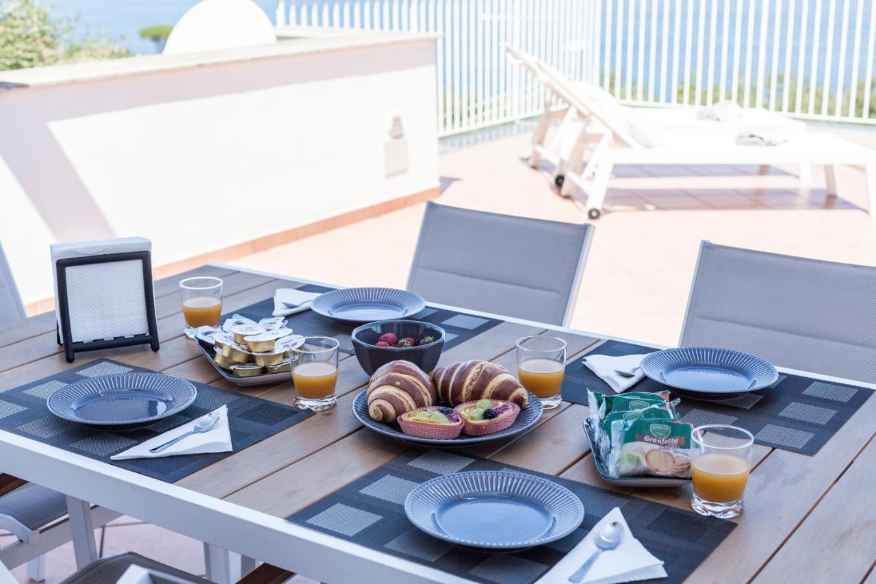 Вилла La Terrazza Sul Golfo Сорренто Экстерьер фото