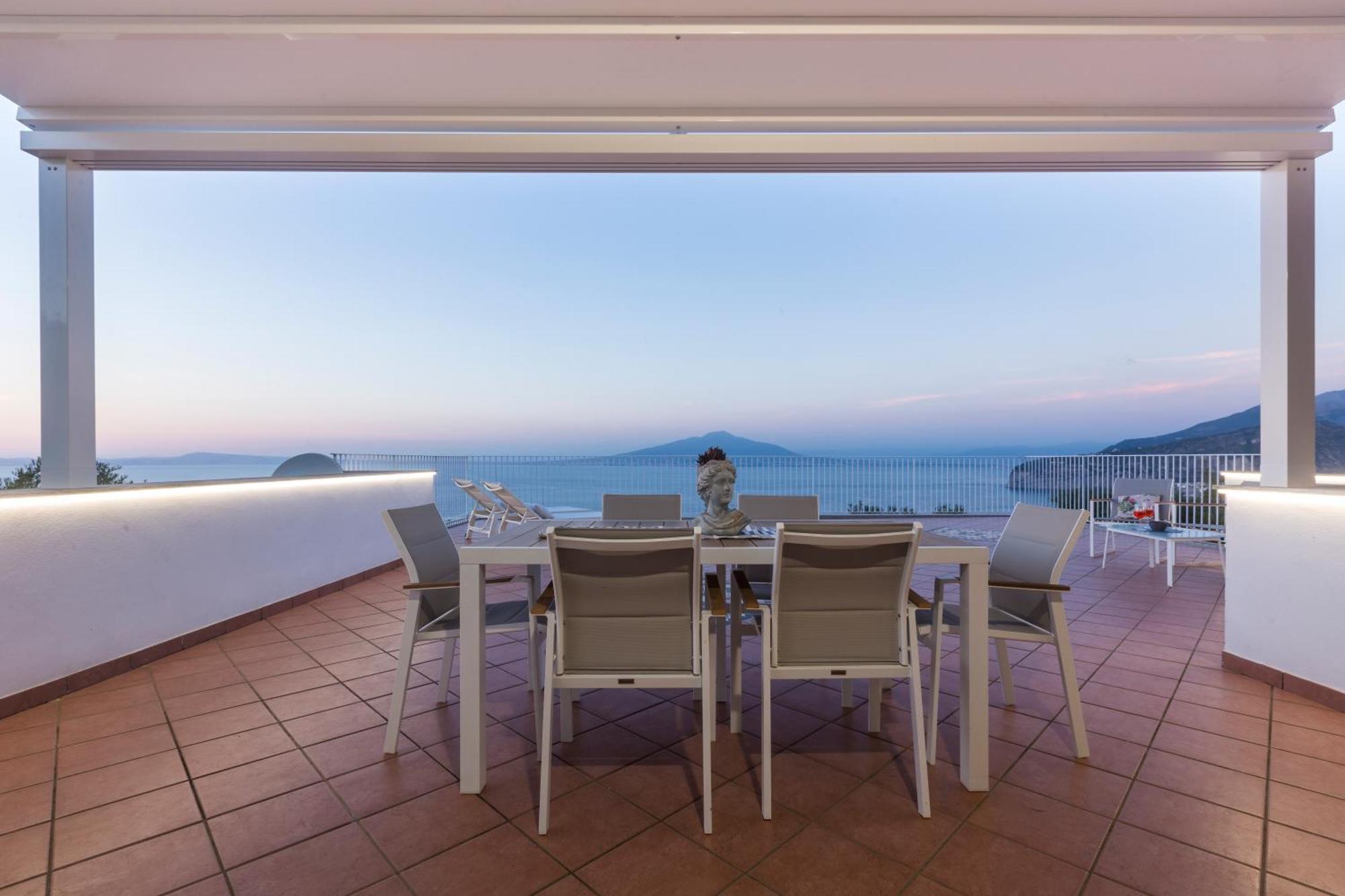 Вилла La Terrazza Sul Golfo Сорренто Экстерьер фото