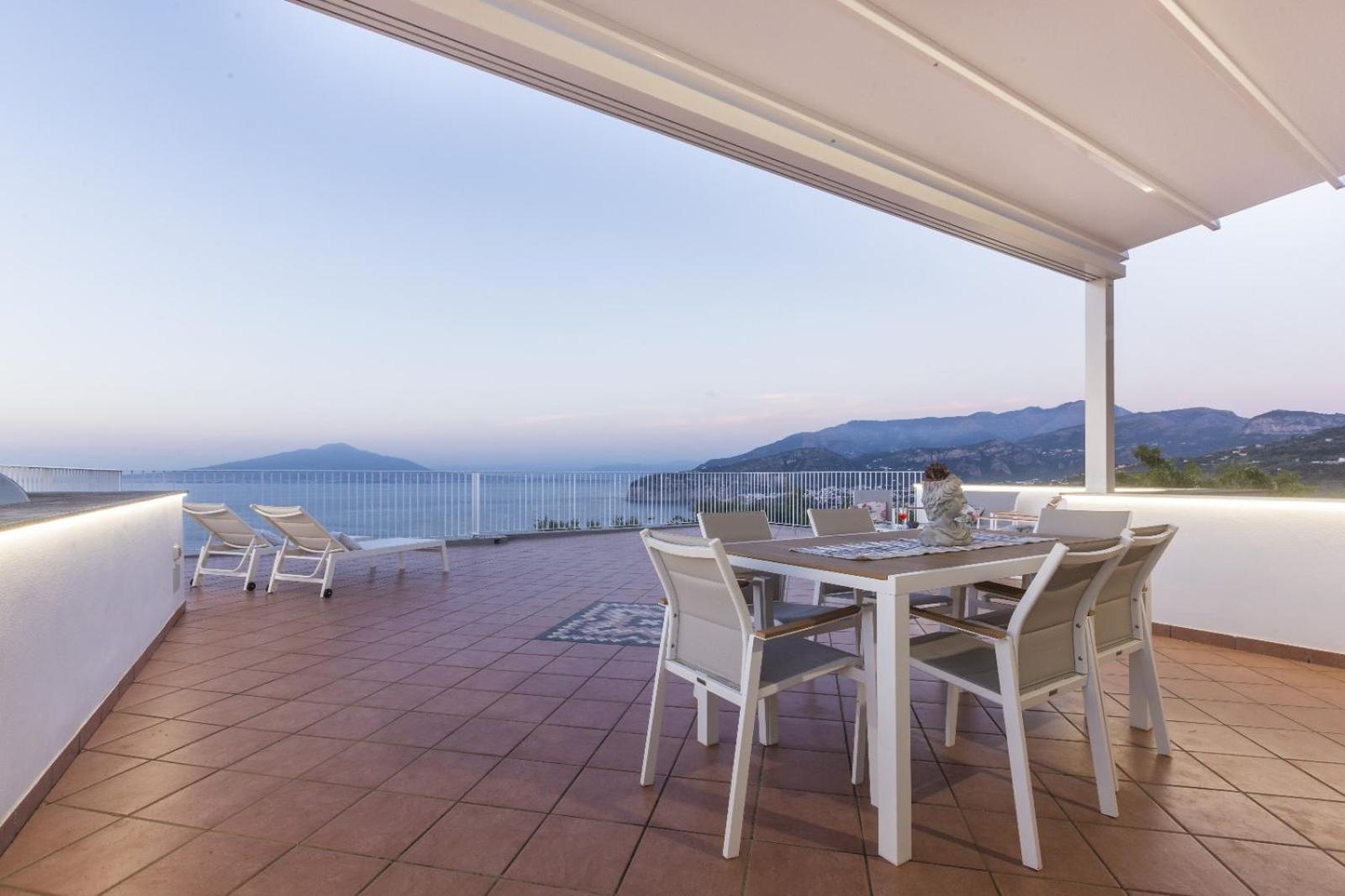 Вилла La Terrazza Sul Golfo Сорренто Экстерьер фото